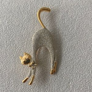 Adorable silver tone glitter and gold cat pin